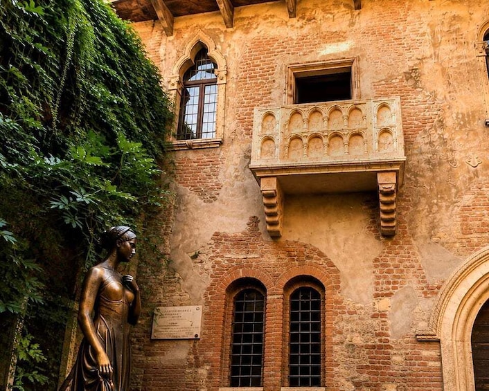 Juliet’s House and Balcony Fast-Track Ticket & Audio Guide 1