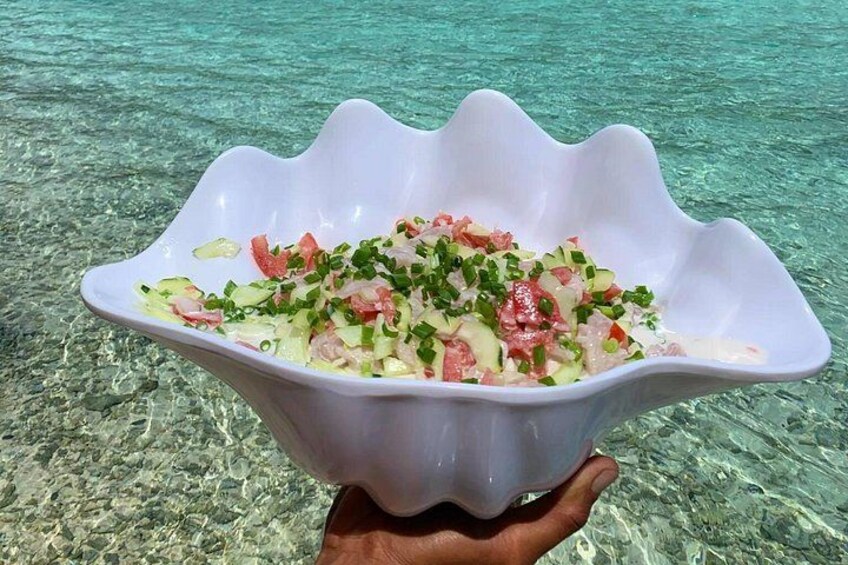 Tahitian raw fish with coconut milk and vegetables 2