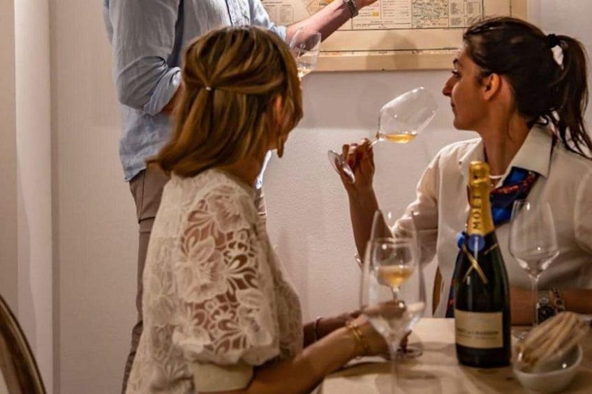 Overview of the sparkling wine production areas, where terroir combines with tradition 2