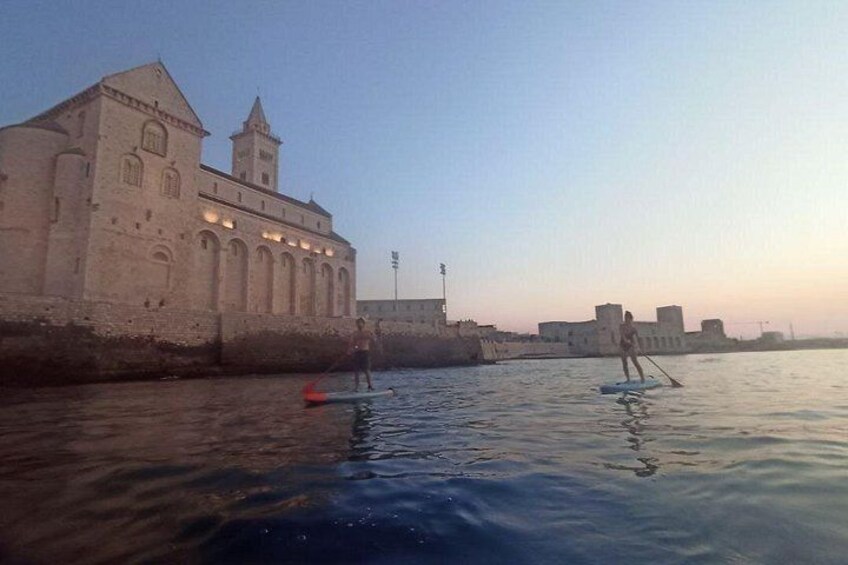 SUP excursions visiting the Trani cathedral and the Swabian castle 1