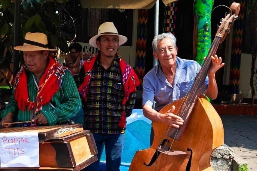 Live traditional Guatemalan music 4
