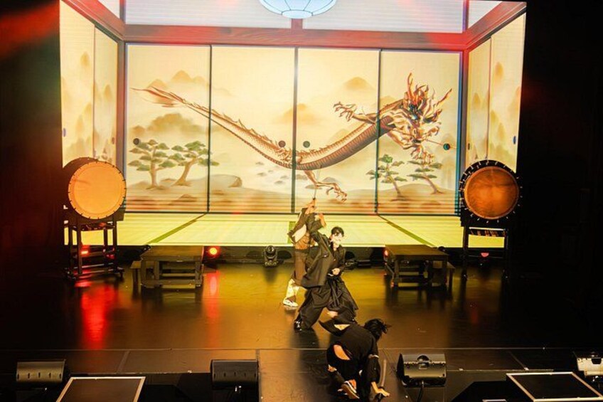 Osaka;A Modern Samurai, Kabuki, Ninja, Taiko, & Dance Show 2