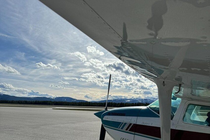 30-Minute Yellowstone Seismic Scenic Flight from West Yellowstone 2
