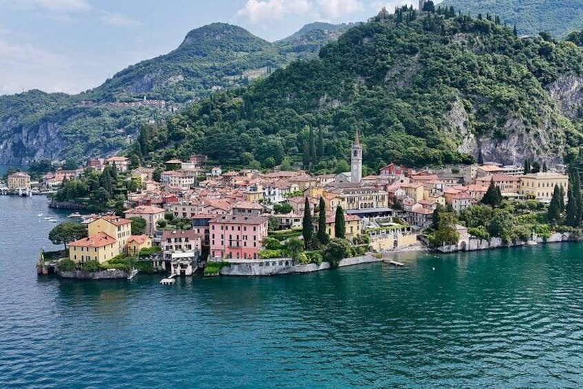 5H Evening Boat Tour with Fireworks Lake Como 3