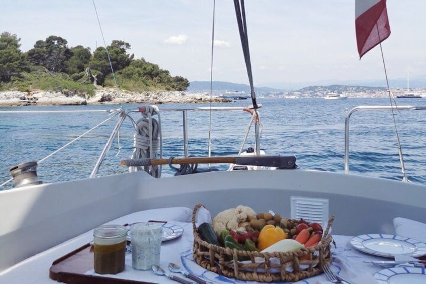 Private sailing excursion & Provencal picnic 5