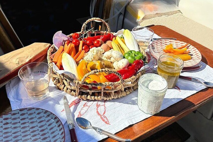 Private sailing excursion & Provencal picnic 4