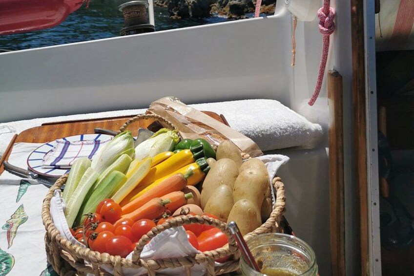 Private sailing excursion & Provencal picnic 3