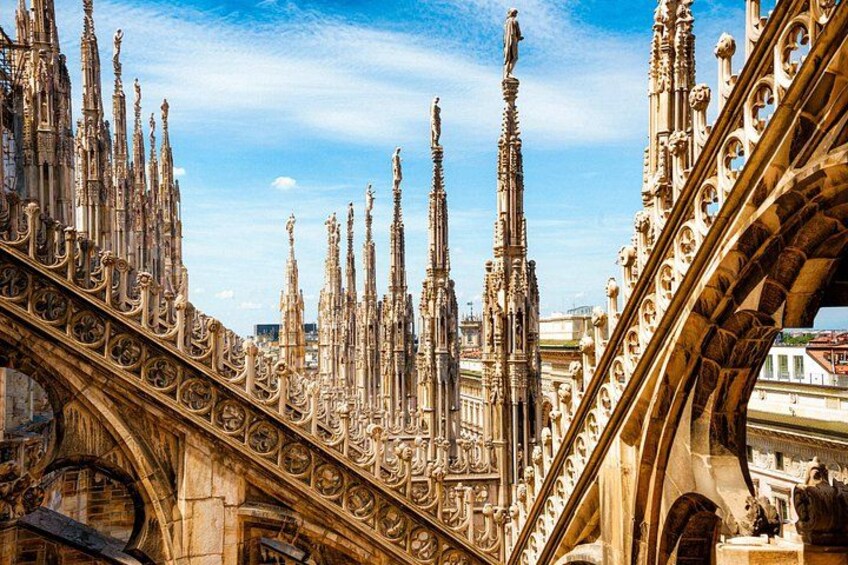 Milan: Duomo’s Cathedral Guided Tour with Optional Rooftop Access 3