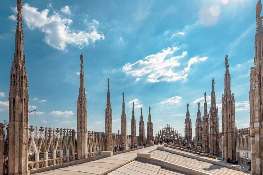 Milan: Duomo’s Cathedral Guided Tour with Optional Rooftop Access 2