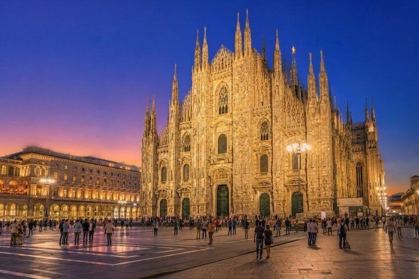 Milan: Duomo’s Cathedral Guided Tour with Optional Rooftop Access 2