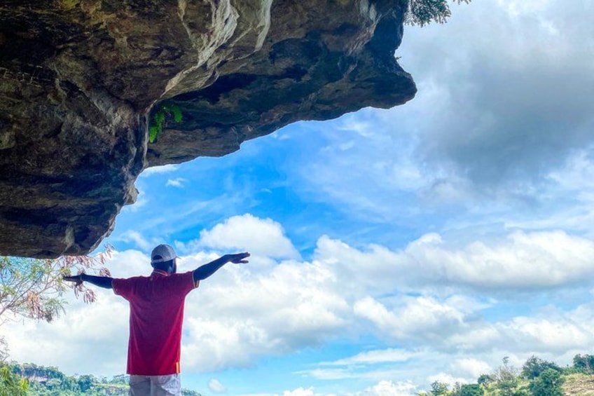 Aburi Botanic Gardens, Boti Falls,Umbrella Rock & Cocoa Farm Tour 4