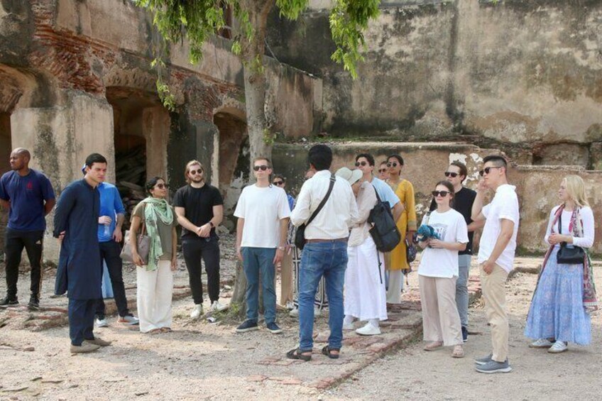 Lahore Private Tour-Fort, Walled City Royal Mosque & Wagah Border 2