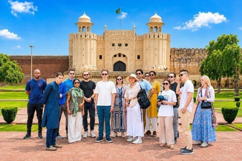 Lahore Private Tour: Fort, Walled City, Badshahi Mosque & Wagah 2