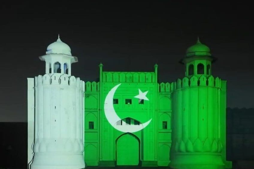 Lahore Private Tour: Fort, Walled City, Badshahi Mosque & Wagah 4