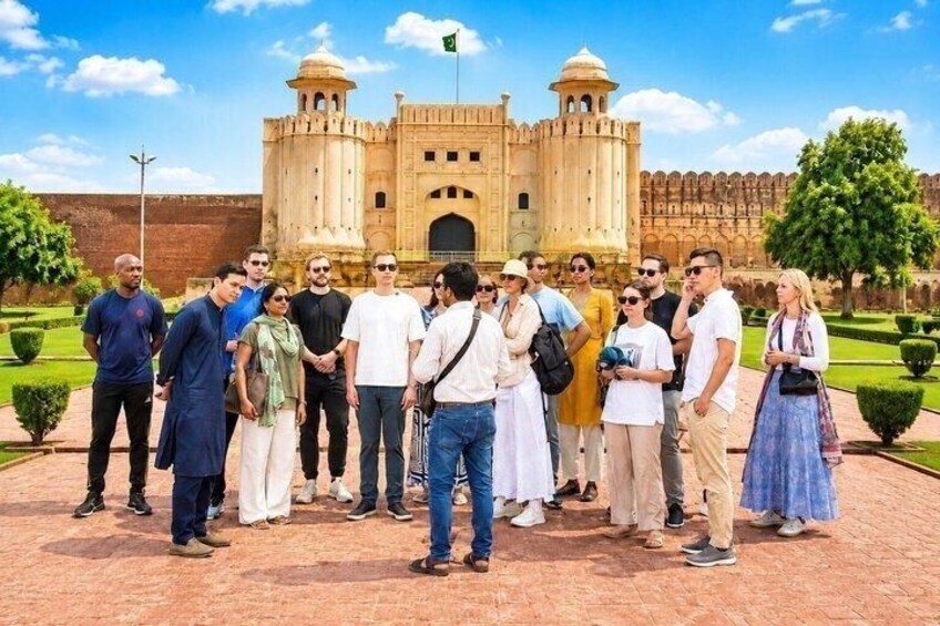 Lahore Private Tour: Fort, Walled City, Badshahi Mosque & Wagah 2