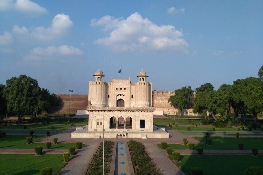 Private 2-Day Lahore Heritage, Culture & Sightseeing Tour 4