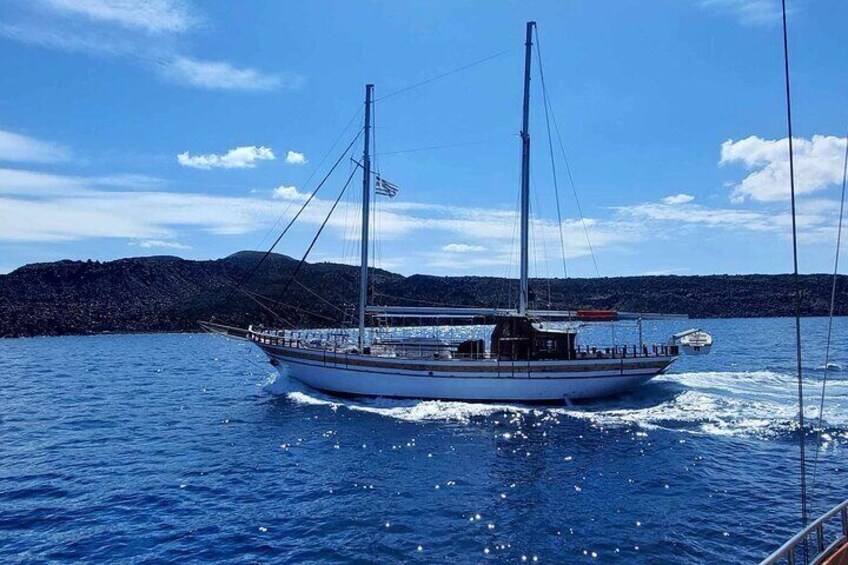 Santorini 3 Islands Trip by Sailing boat 3