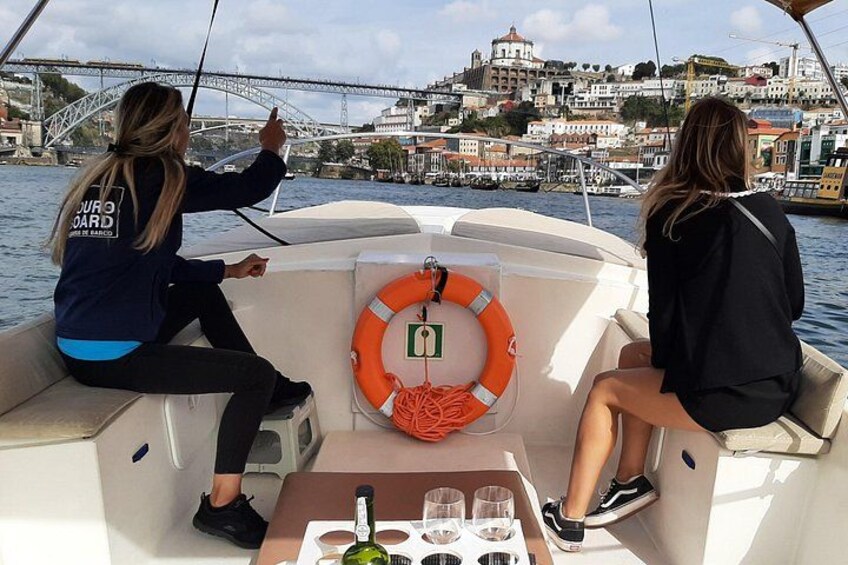 Tour of the city of Porto, with all its history told by our team...
Douro in Board 3