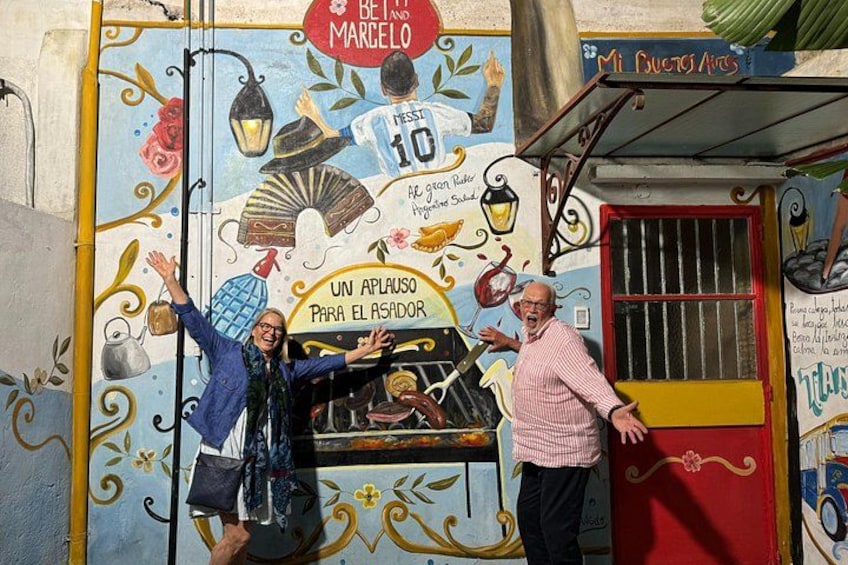 Take crazy pictures with our mural 4