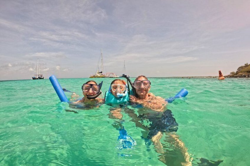 Turtle Snorkeling Tour in Tres Trapi, Aruba 4