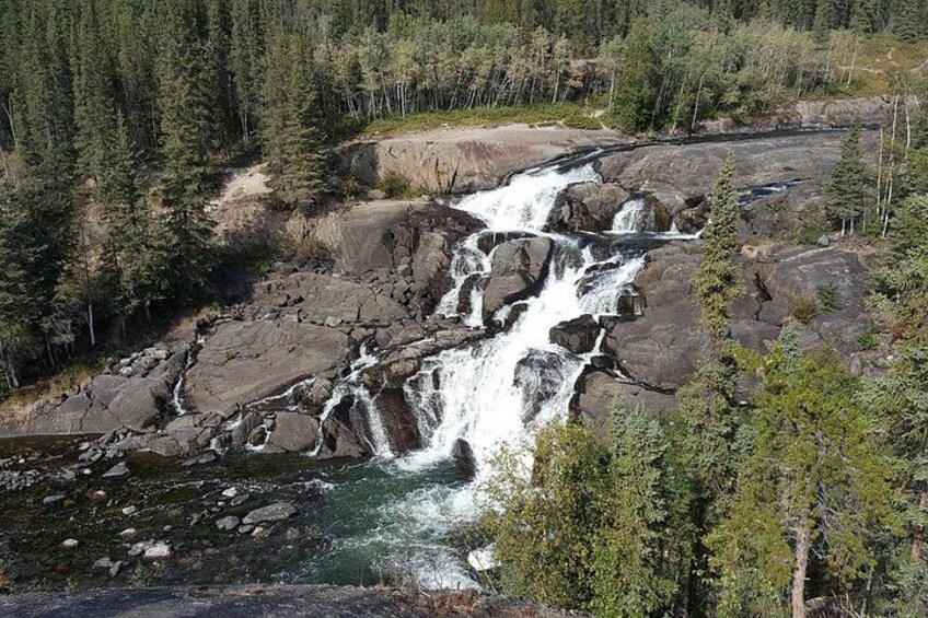 Yellowknife: Cameron Falls Hike + Shore Lunch 5hrs 4