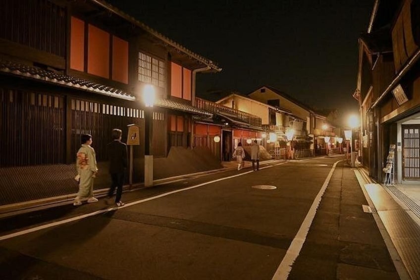 Kyoto 5-Star Gion Geisha Walk – Small-Group Authentic Experience 5