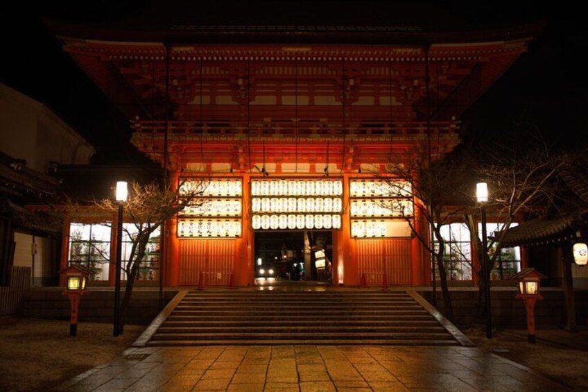 Kyoto 5-Star Gion Geisha Walk – Small-Group Authentic Experience 3