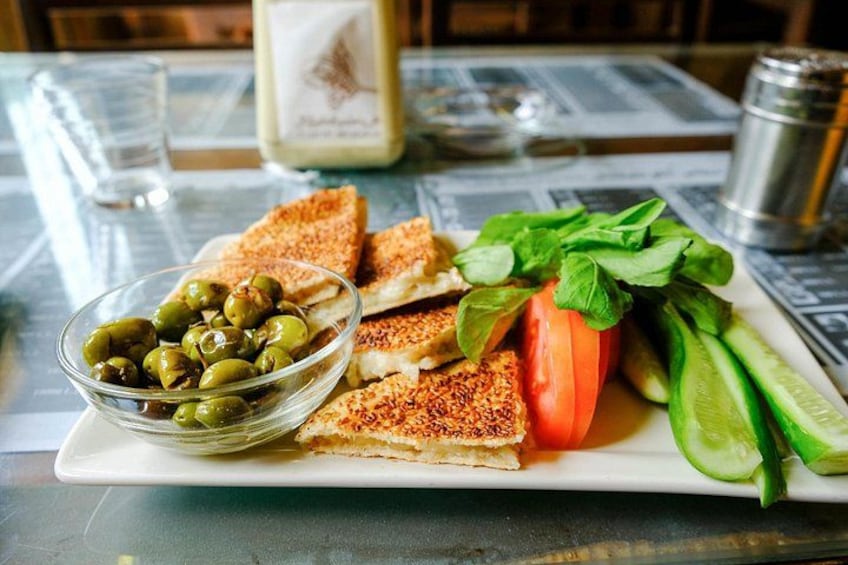 Beirut Street Food Tour | Hummus, Knefeh & Manoushe 1