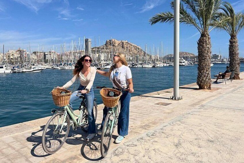 Tour Guiado en Bicicleta por el Centro de Alicante 1