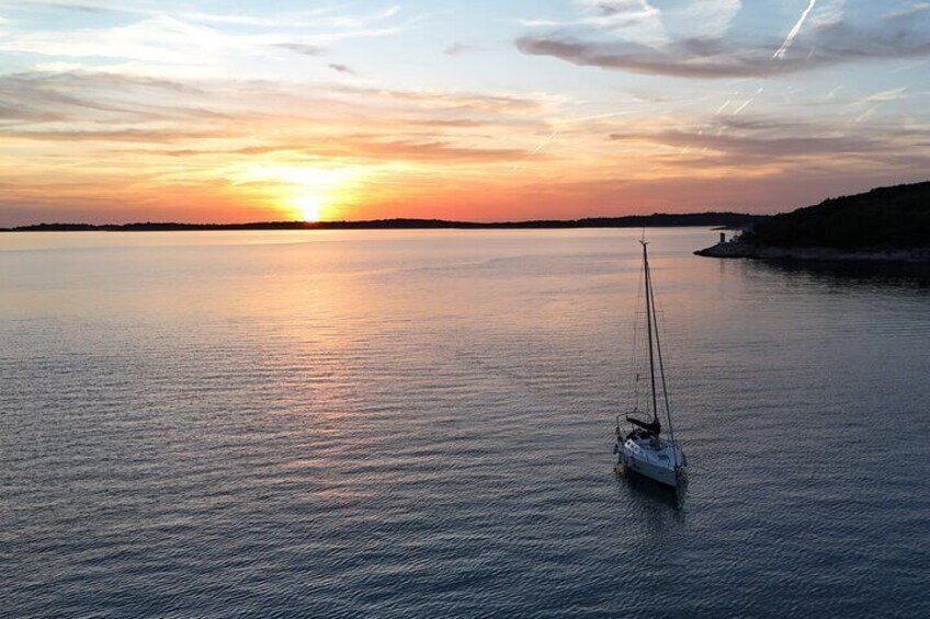 3 Hour Private Sunset Sailing Tour in Pula 1