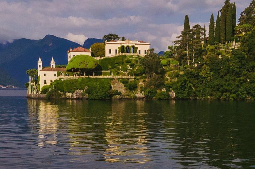 Private Wooden Boat Tour on Lake Como: Villages and Villas 3