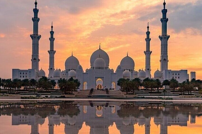 Abu Dhabi Full-day Sightseeing Tour from Dubai 4