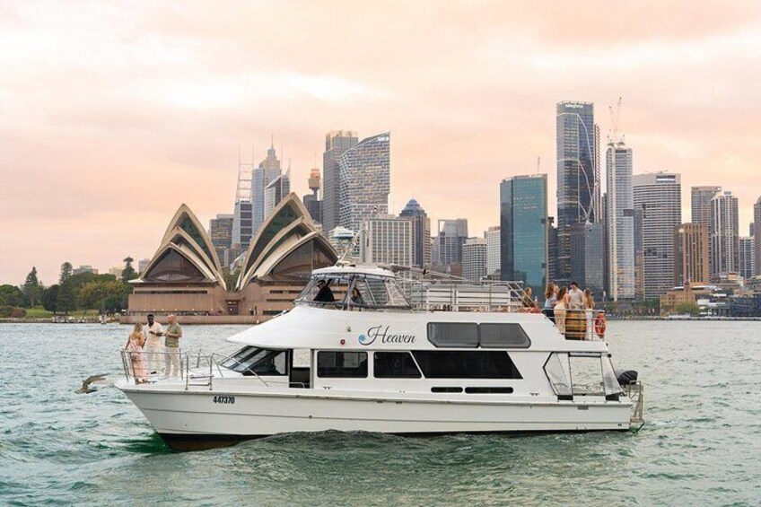 Cruising on board Heaven 2