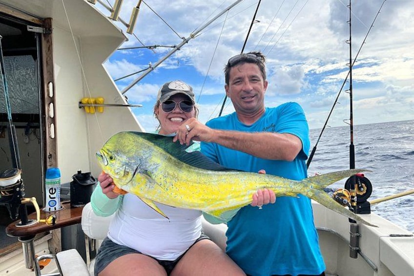 Another stunning mahi mahi catch! Experience the thrill of Key West fishing with Cowboy Cowgirl Charters! 2