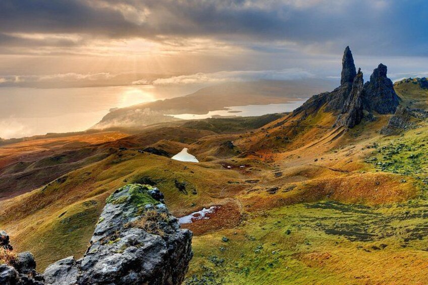 Isle of Skye Road Trip Guidebook-Portree, Fairy Pools & Quiraing 1