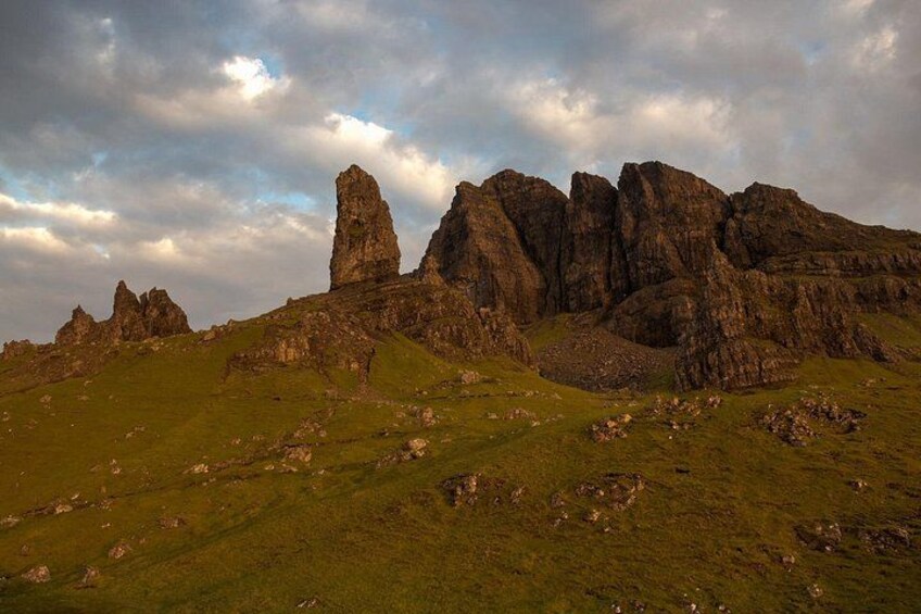 Isle of Skye Road Trip Guidebook-Portree, Fairy Pools & Quiraing 4