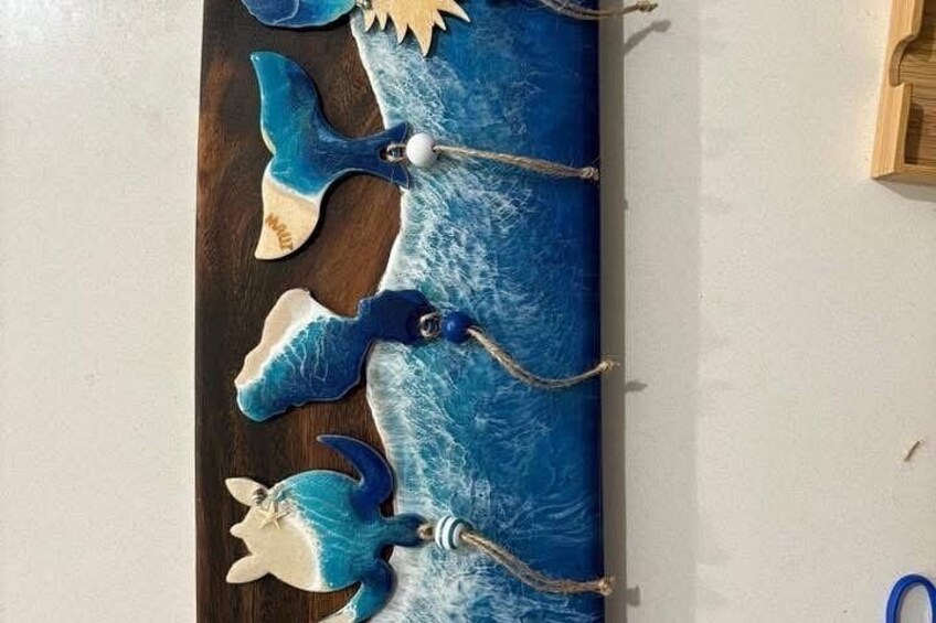 Make your own Maui Souvenir/Ocean resin class 4