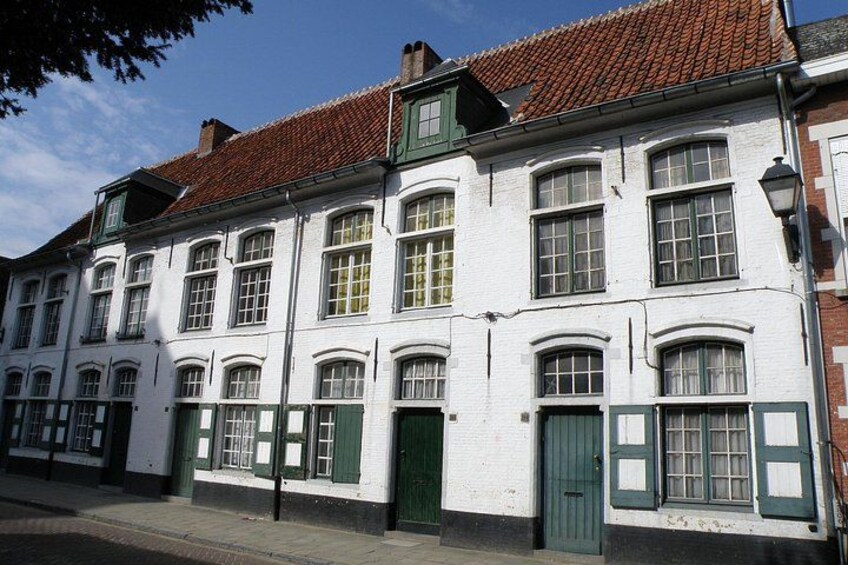 Fairytale Lier: Zimmer Clock, Gothic Treasures & Beguinage Charm 3