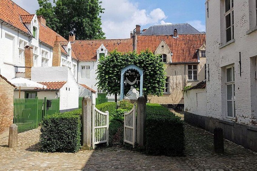 Fairytale Lier: Zimmer Clock, Gothic Treasures & Beguinage Charm 2