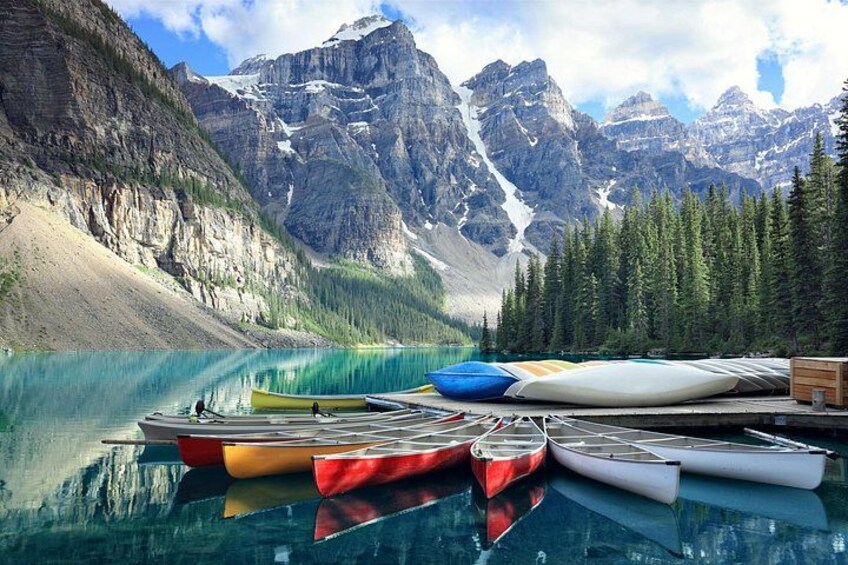 Moraine Lake & Lake Louise Private Day Tour with Banff Explorer 1