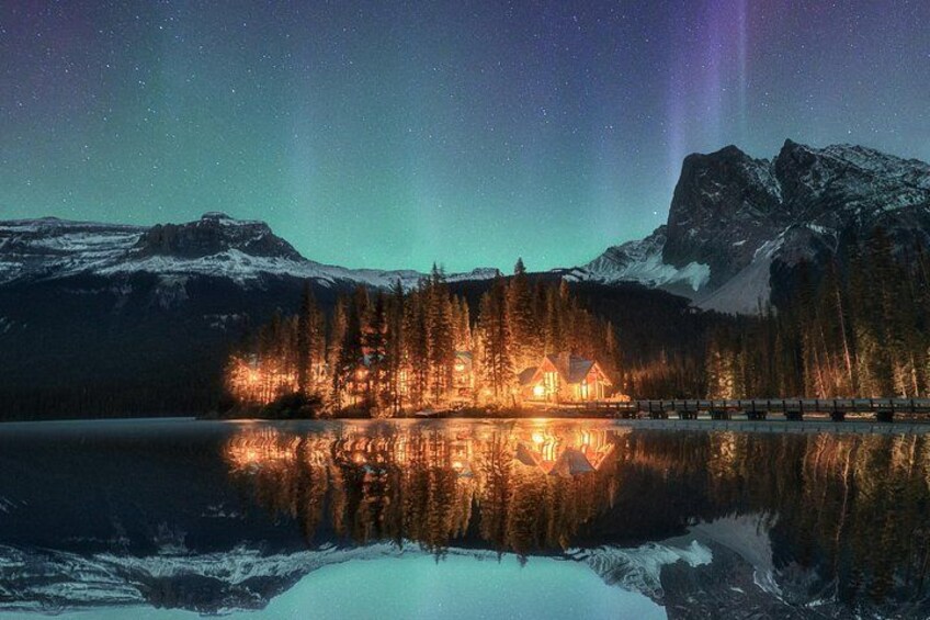Moraine Lake & Lake Louise Private Day Tour with Banff Explorer 2