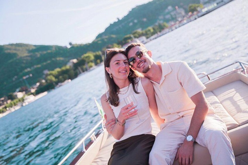 What else on Lake Como? Relax with good prosecco with me 2