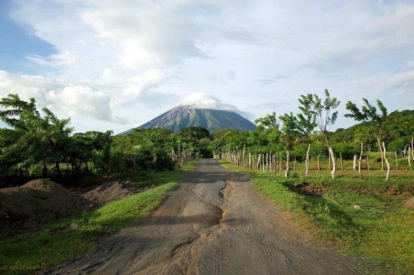 Private Tour Ometepe trekking Volcano Concepcion 1
