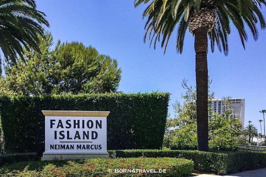 Newport´s Fashion Island mall. 4