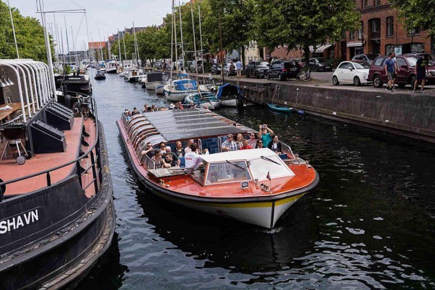 Copenhagen Classic Canal Tour & The Harbour 2