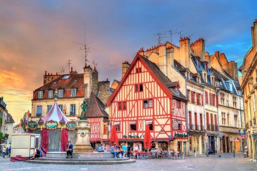 Explore Dijon in 60 minutes with a Local 2