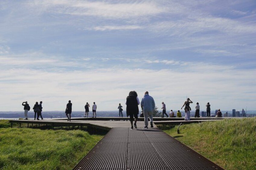 Auckland Essentials Half Day Tour - Devonport & Mt Eden and more 2