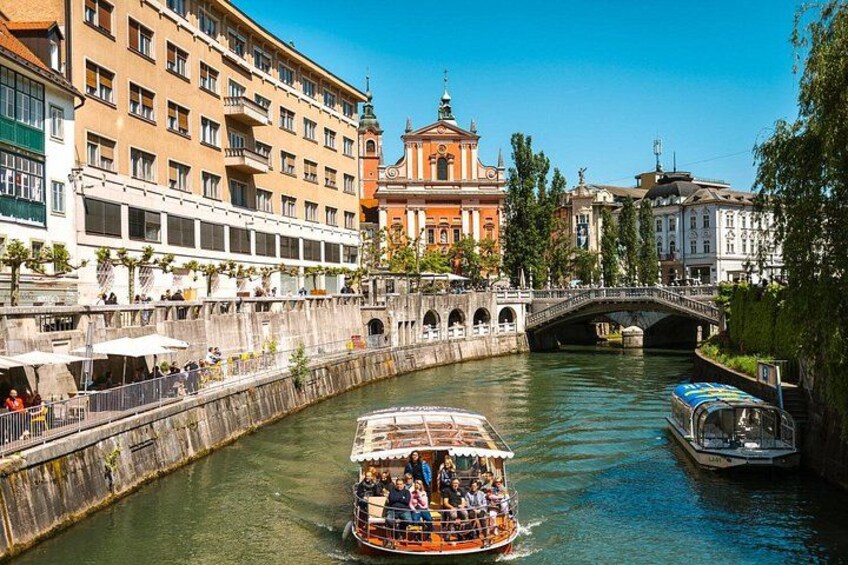 Discover the charming water canals of Ljubljana, featuring picturesque bridges and
scenic views that highlight the city’s unique blend of history and modern beauty. 2