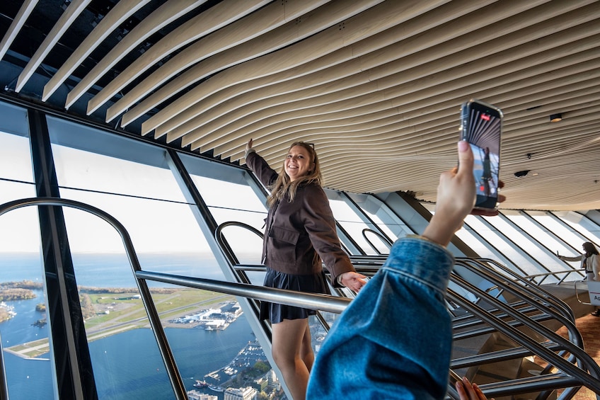 Toronto Small Group Walking Tour With CN Tower Observation Deck 2