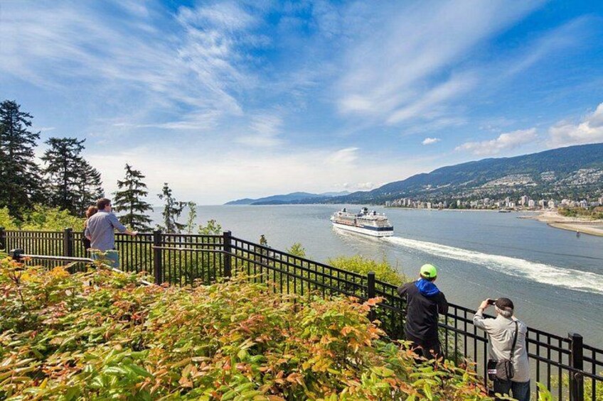 Prospect Point Lookout, Capilano and Horseshoe Bay Private tour 3